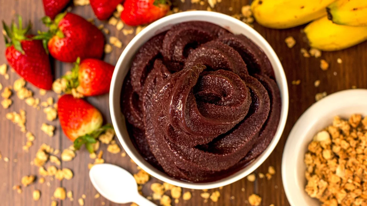Polpa de açaí congelada em embalagem pronta para consumo