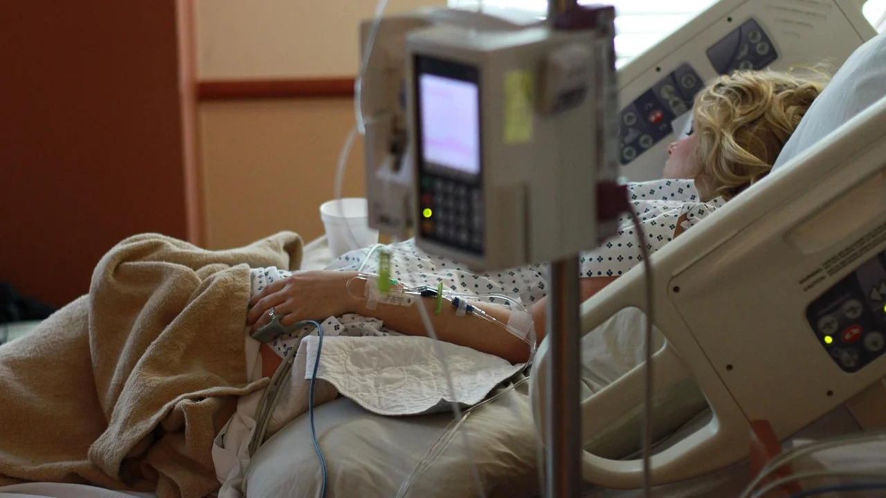 Paciente em recuperação após cirurgia abdominal