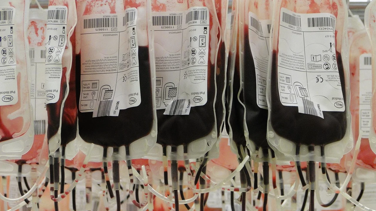 Doador realiza cadastro antes da coleta de sangue