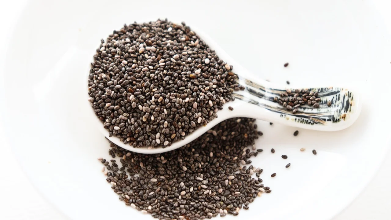 Pudim de chia preparado com fruta fresca