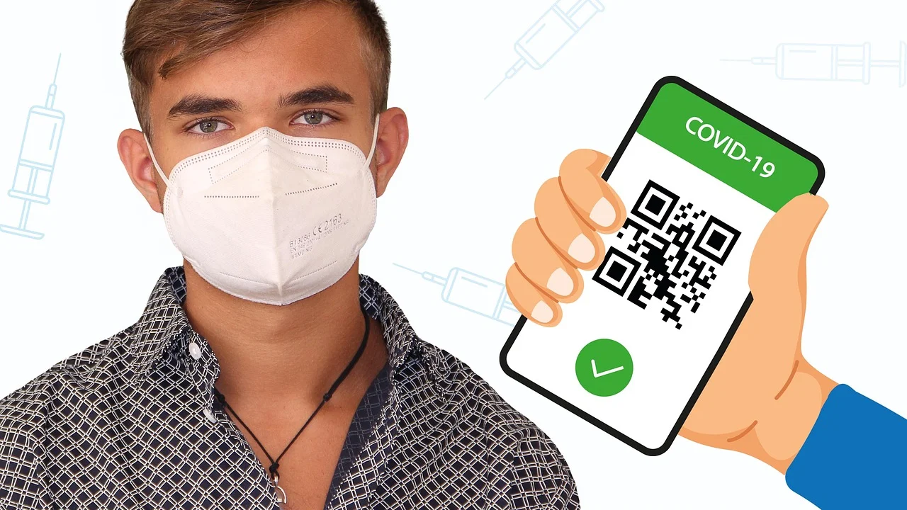 Paciente lendo um atestado com orientação médica