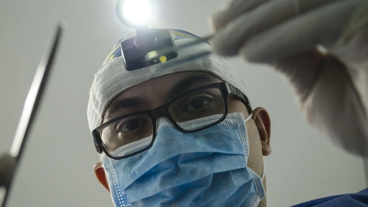 Exame clínico ajuda a definir o diagnóstico odontológico.