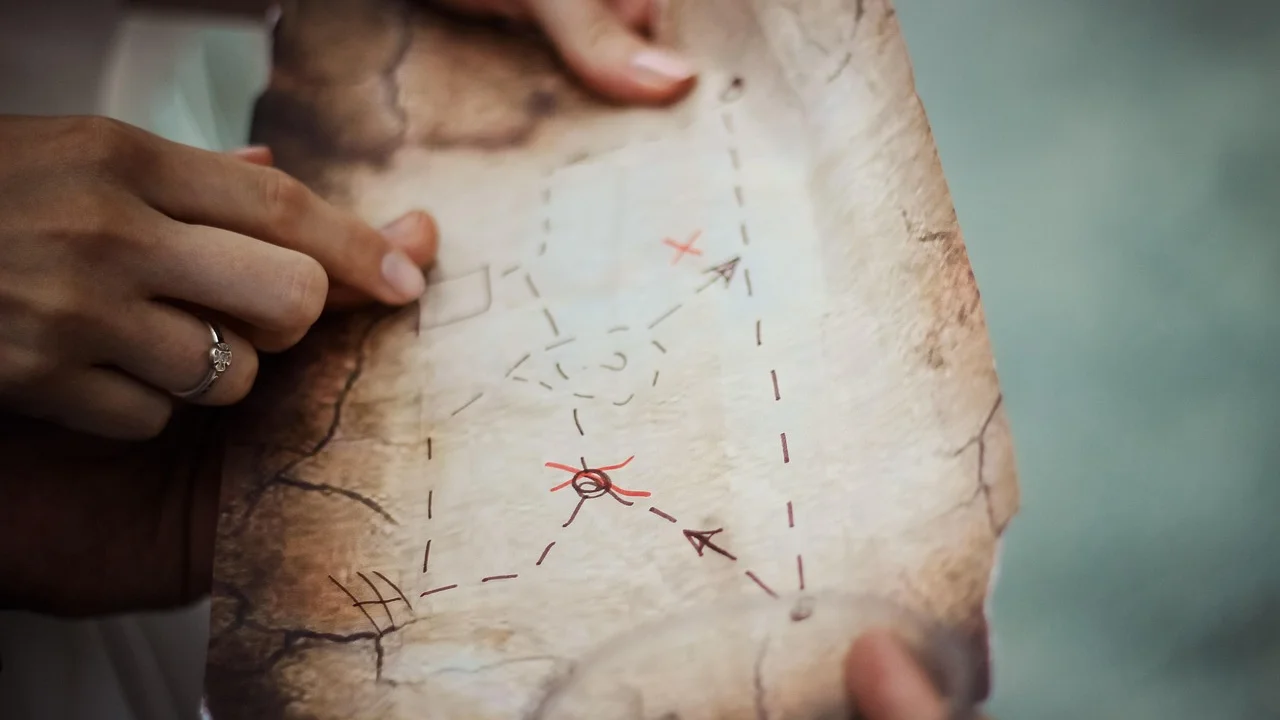 Legenda organizada ao lado de um desenho de trajeto