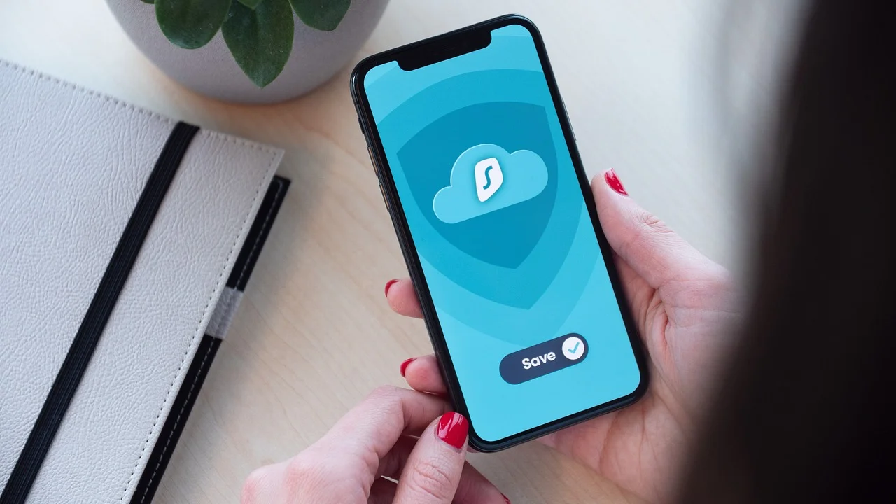 Caixa original com etiqueta de identificação do smartphone