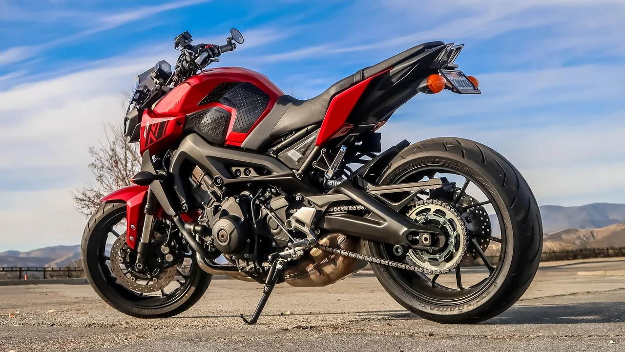 Numeração do chassi gravada no quadro de uma motocicleta