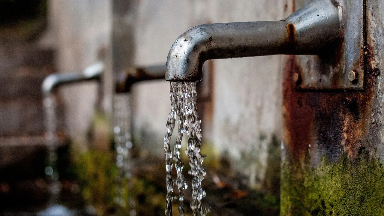 Registro hidráulico doméstico usado para controlar o fluxo