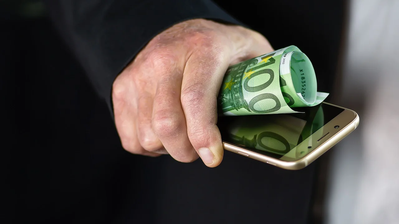 Comprovante digital com dados de uma operação financeira