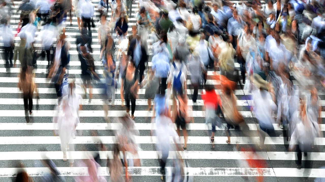 Diversidade cultural em um espaço público da cidade.
