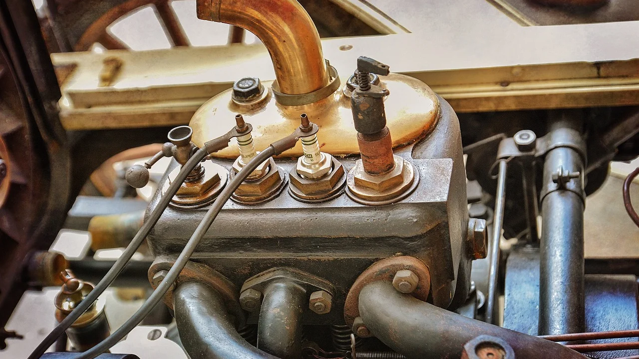 Cabeçote automotivo preparado para limpeza e medição.
