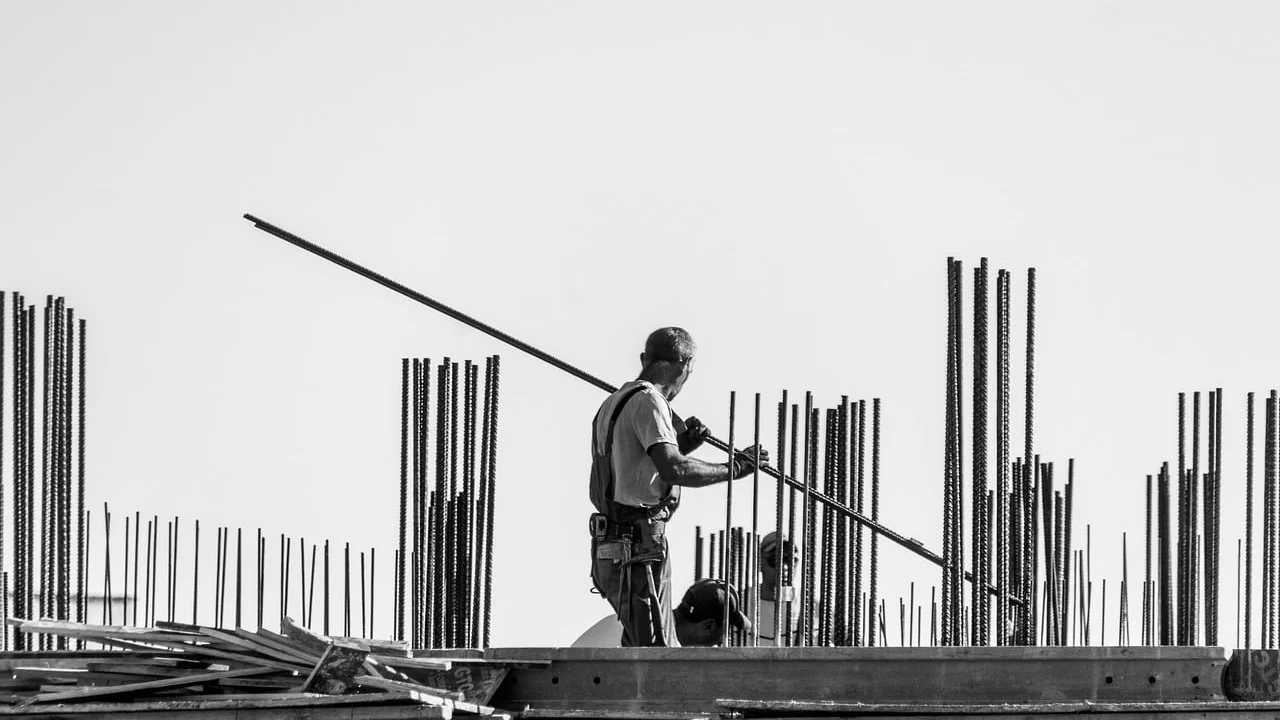 Planilha ajuda a comparar serviços e condições de contratação.